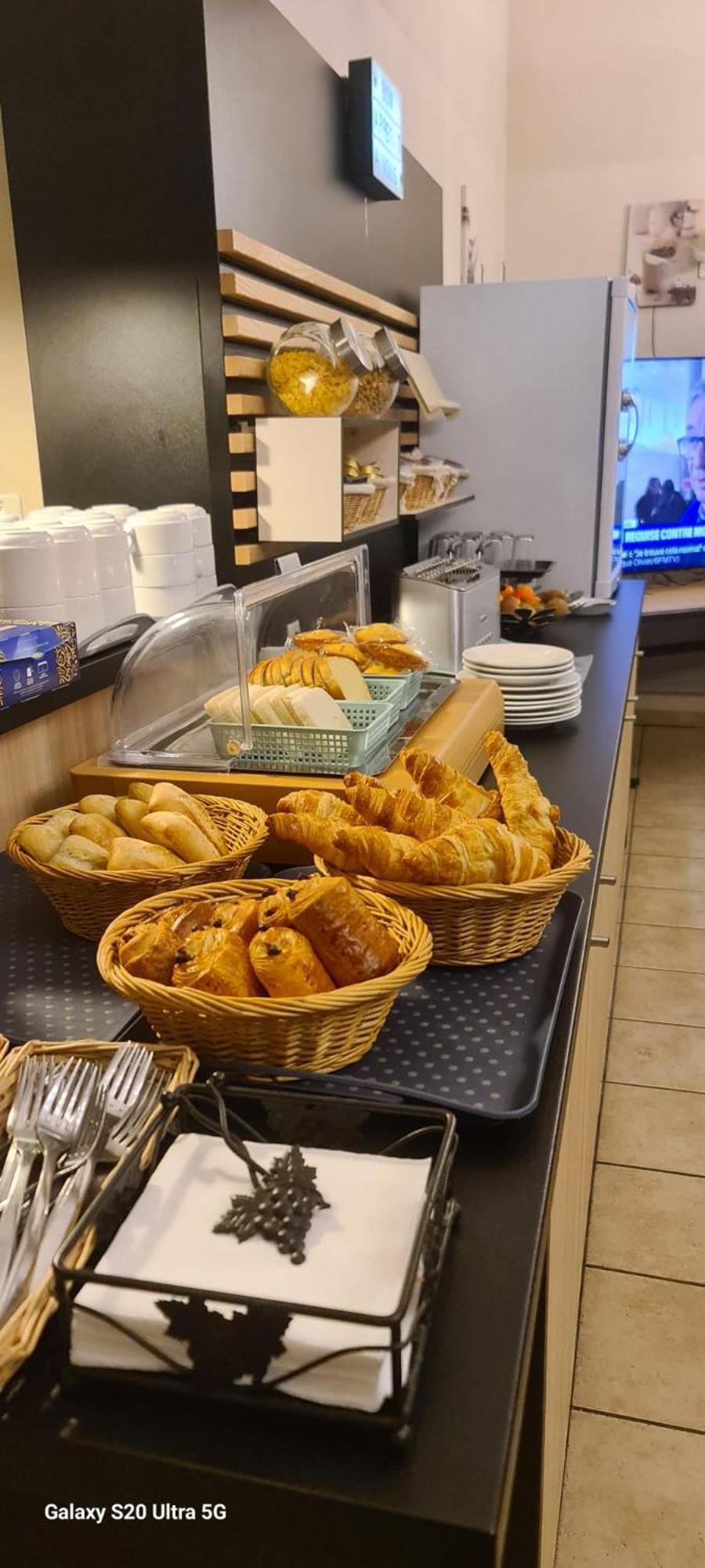 Hotel Restaurant Du Lac Graulhet Ngoại thất bức ảnh